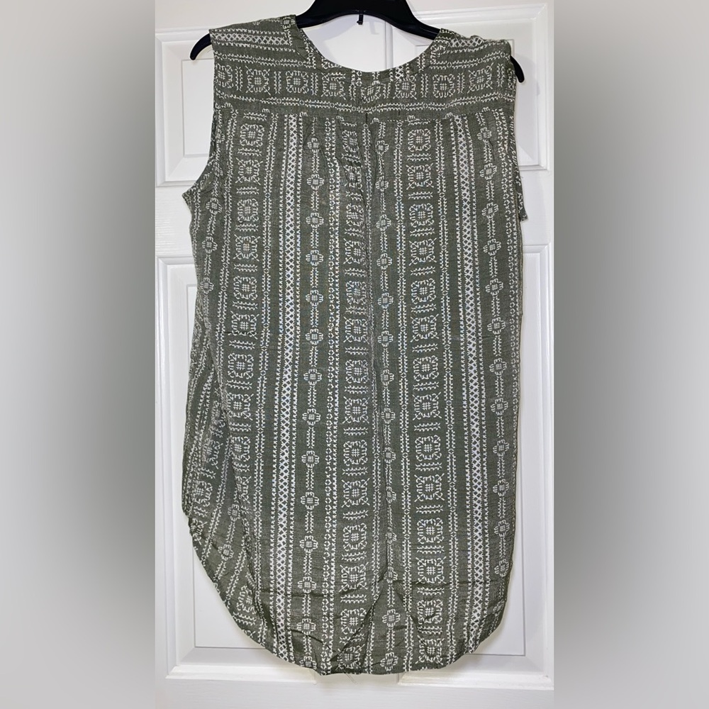 St. John’s Bay Green Trible Shirt - Picture 2 of 7